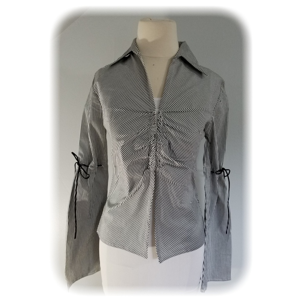 CHARLOTTE RUSSE Women's Striped Blouse